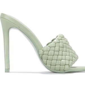 Sage Mules Cape Robin